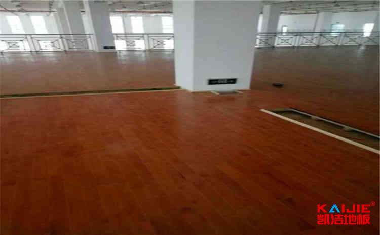 新疆枫木运动木地板一般多少钱